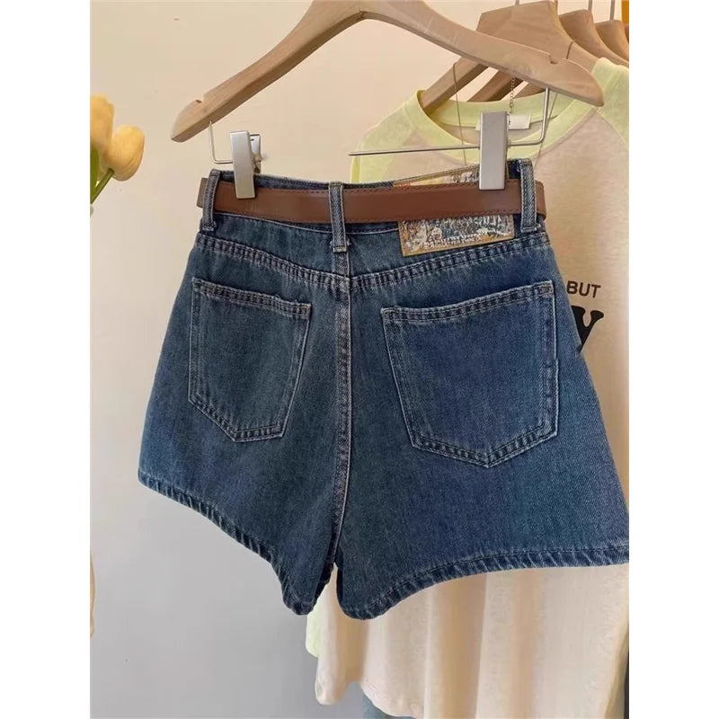 بنطلون جينز نسائي صيفي بخصر عالٍ وواسع الساق باللون الأزرق بتصميم عتيق على شكل كمثرى لتنحيف الجسم على شكل حرف A مقاس كبير