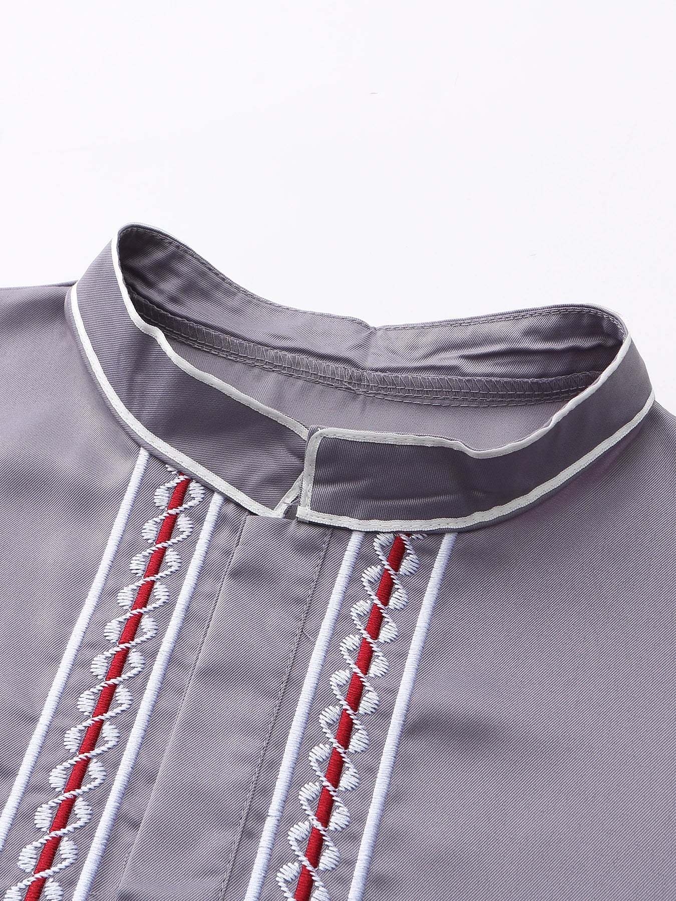 2024 عباية رجالية إسلامية جديدة مطرزة يدويًا بأكمام طويلة فاخرة مصممة على الطراز السعودي بزخارف عرقية 