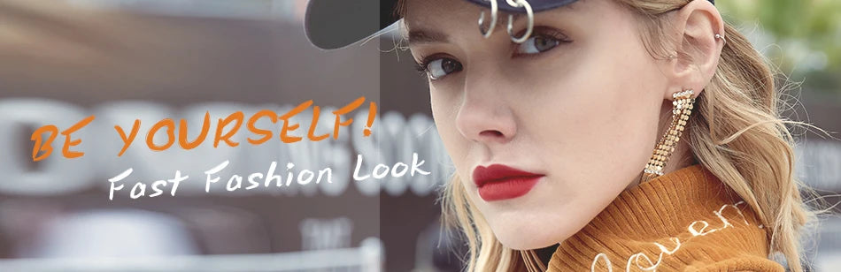 فستان صيفي أنيق بصدر متدفق وطول ميدي، مثالي للارتداء اليومي والموضة العصرية. 