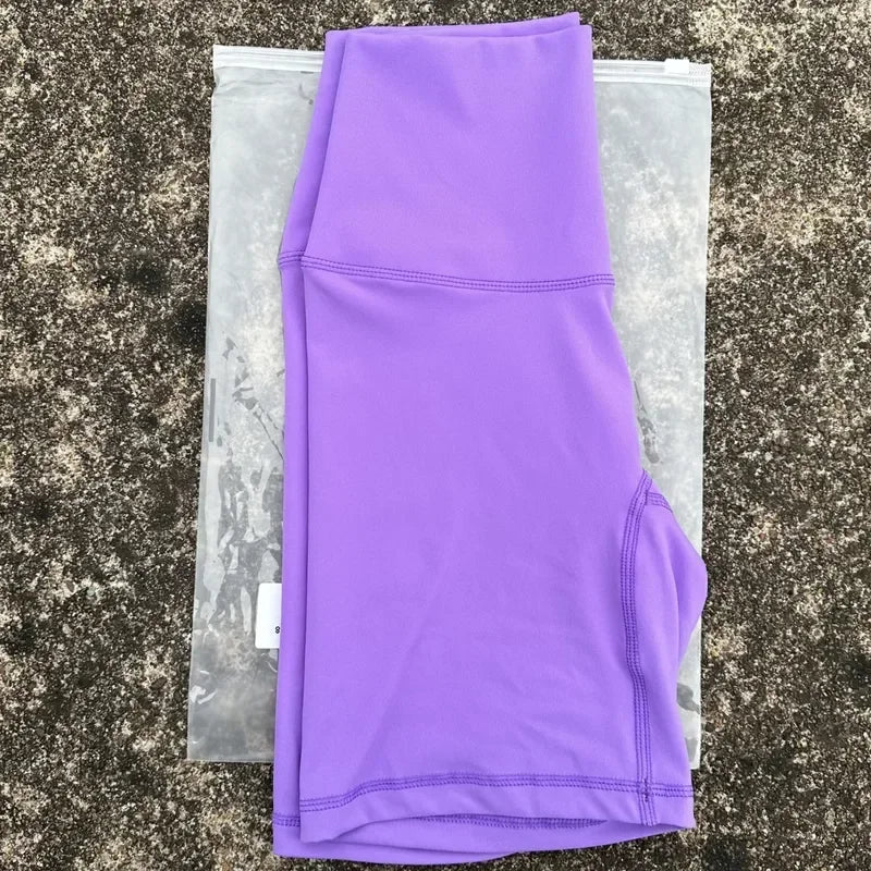 شورتات ضيقة جديدة لعام 2024 للجري للسيدات، ملابس رياضية قصيرة للنساء، ملابس يوغا للنساء، سراويل ضيقة للياقة البدنية بدون درزات 