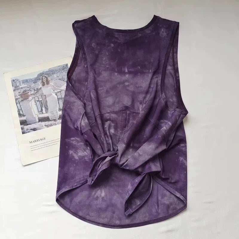 سترة رياضية نسائية سريعة الجفاف فضفاضة للجري والصالة الرياضية بدون أكمام جميلة الظهر وقميص شبكي وقميص قصير لليوغا 