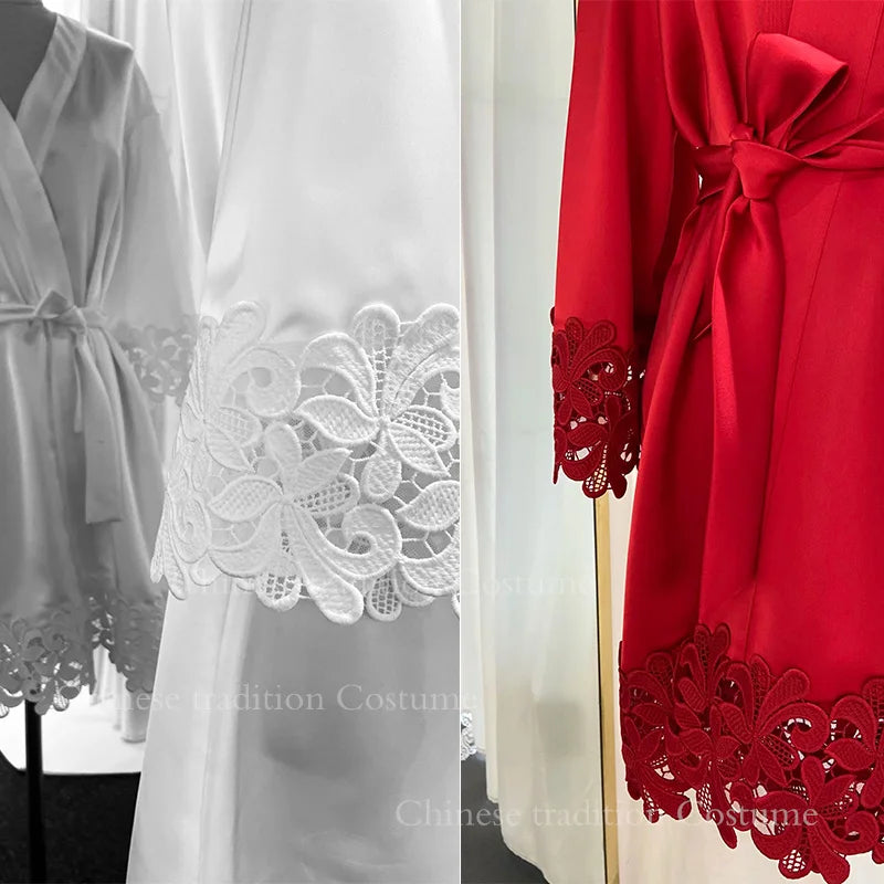 رداء زفاف أبيض مطرز للأم العروس كيمونو نسائي مثير من الدانتيل والزهور ملابس داخلية حميمية من الحرير الجليدي رداء حمام 
