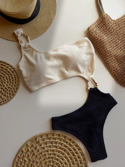 ملابس سباحة نسائية جديدة غير متماثلة بكتف واحد من قطعة واحدة بحلقة معدنية عالية القطع