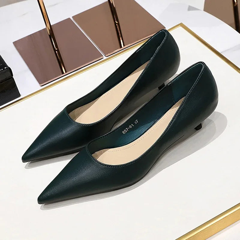 2024 ربيع المرأة 4 سم عالية الكعب مضخات مكتب موجزة سيدة جلد ناعم رقيقة عالية الكعب الإناث الأزياء مدبب أحذية الزفاف 