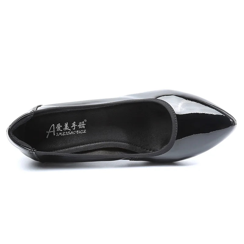 حذاء نسائي مثير ذو مقدمة مدببة من الجلد اللامع بكعب 2025 حذاء موكاسين نسائي أنيق بكعب إسفيني سهل الارتداء من لوليتا 33