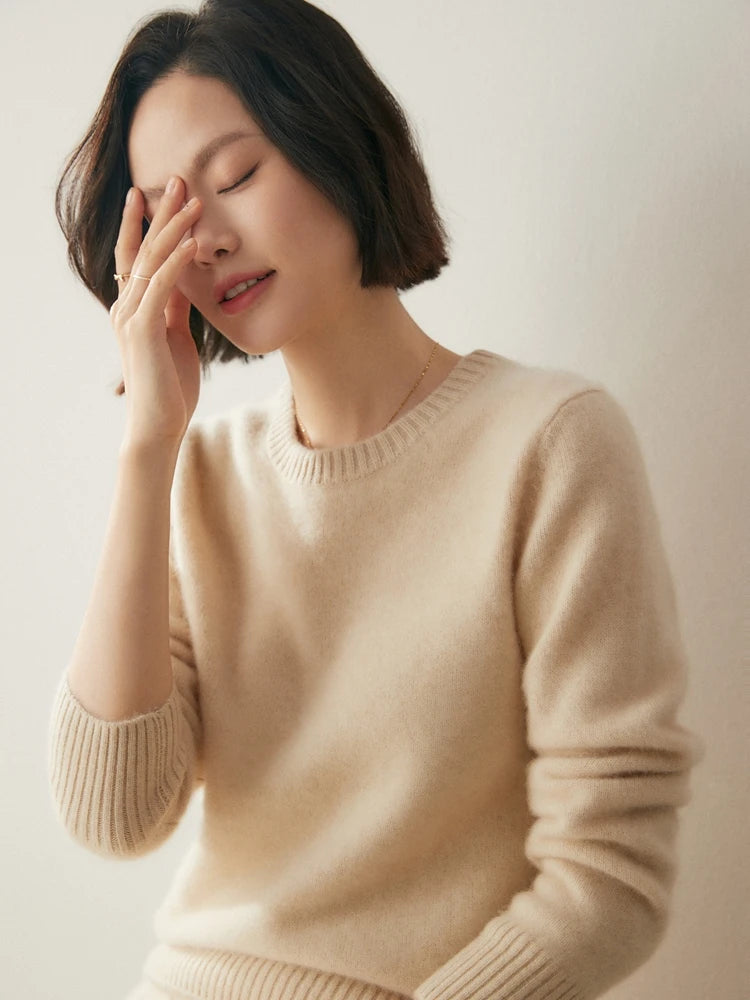 سترة أنيقة برقبة دائرية من الكشمير بنسبة 100% للنساء بلون واحد للخريف والشتاء ملابس أساسية غير رسمية سميكة ودافئة من التريكو بلوزات ناعمة 