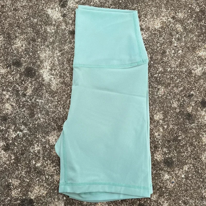 شورتات ضيقة جديدة لعام 2024 للجري للسيدات، ملابس رياضية قصيرة للنساء، ملابس يوغا للنساء، سراويل ضيقة للياقة البدنية بدون درزات 